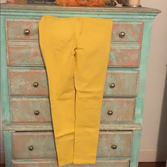 Yellow pants - Picture 2 of 2